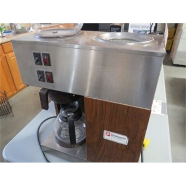 POUR OVER COFFEE MACHINE