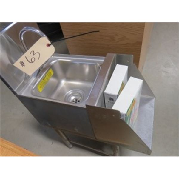 STAINLESS STEEL SINK