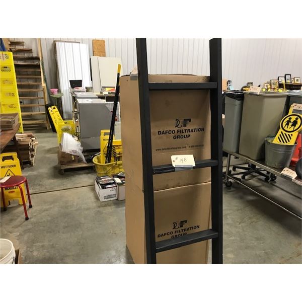 DISPLAY LADDER