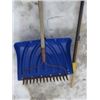 Image 1 : SNOW SHOVEL & RAKE