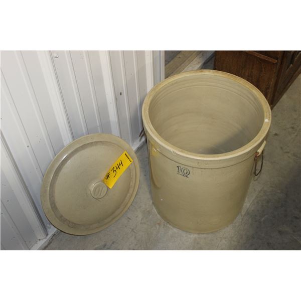 IMPERIAL 10 GALLON CROCK C/W LID (VERY GOOD)
