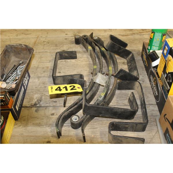 4 SPRINGS & 4 STEEL HOOKS