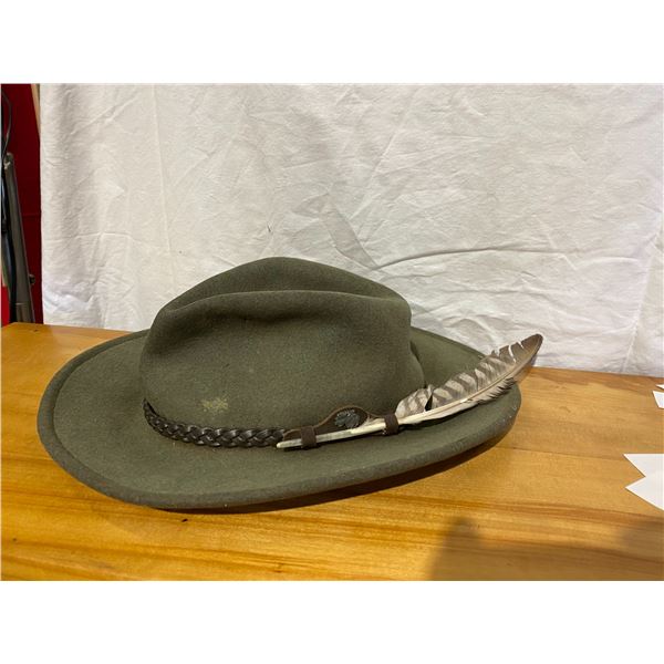 Large lite felt hat