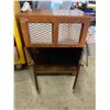 Image 2 : Stereo Cabinet empty