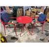 Image 1 : 2 chairs and small patio table