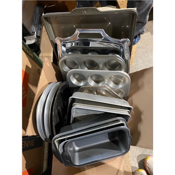 lot baking pans