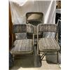 Image 1 : 3 Folding chairs