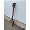 Image 1 : 2 short shovels