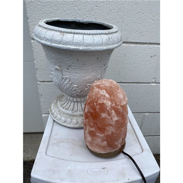 planter & salt lamp