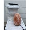 Image 1 : planter & salt lamp