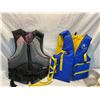 Image 1 : 2 life jackets