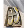 Image 1 : Curves shoes size 7