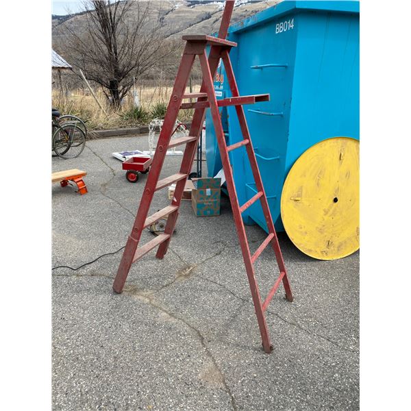 6 foot wood ladder