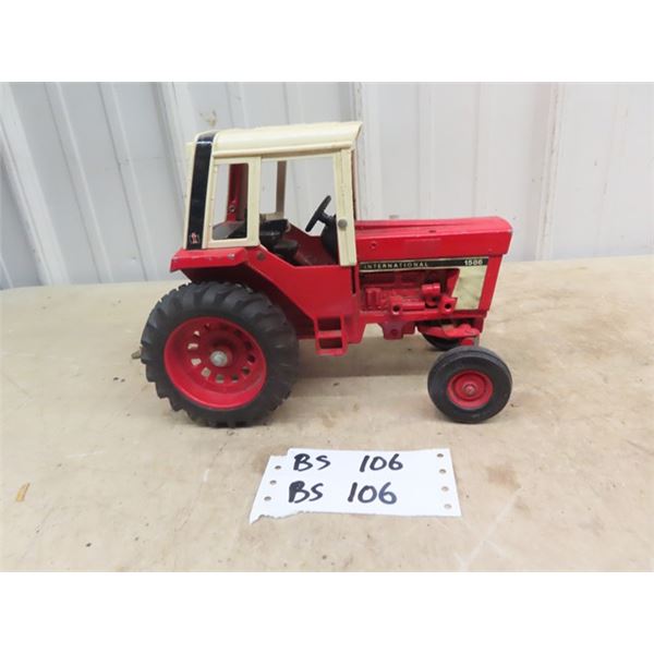 Die Cast Toy International 1586 Tractor