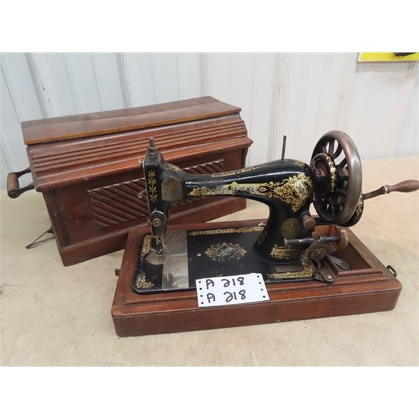 Vintage Singer Portagble Crank Sewing Machine