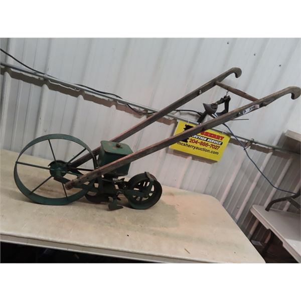 Planet Junior Seeder