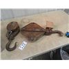 Image 1 : 2 Vintage Pulley & Hooks 1 is 2 .5 Ton