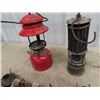 Image 3 : Coleman Lantern, Lantern & 8 Burners For Lamps