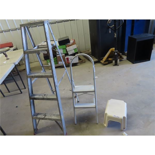 Stepladder & 2 Steppers (1 is Folding)