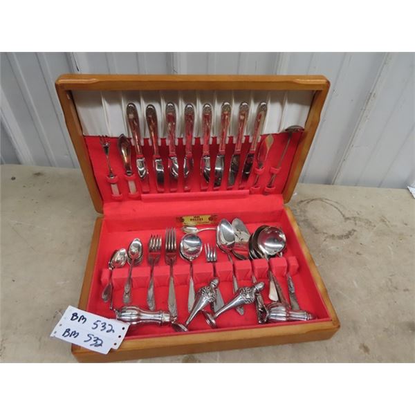 Cutlery Set w S & P & Case