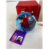 Image 3 : 4 Ornaments, Christmas And Halloween