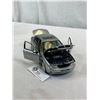 Image 2 : 1/18 Scale 2001 Jaguar X Type Die Cast Car