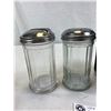 Image 2 : Vintage Napkin Sugar Spice Container