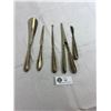 Image 2 : 5 Sterling Silver Handled Pieces, Shoehorn, Nail File, Etc.