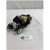 Image 2 : 1:24 Scale 1932 V8 Cabriolet