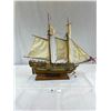 Image 2 : A 23''x20'' Wooden Sailboat (The Halifax) On Stand