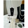 Image 2 : Lot of Vintage Costume Jewelry