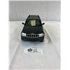 Image 3 : 1:18 Scale 2008 Jeep Grand Cherokee Diecast car