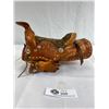 Image 2 : 2 Hand Tool Leather Saddles Dolls/Salesman Samples?
