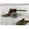 Image 2 : nice lot of vintage toy cannons britons etc