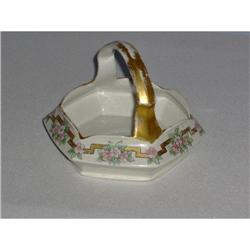 1890s T and V (Tresseman and Vogt) Basket #1678016