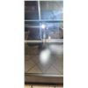 Image 8 : GLASS DISPLAY CASE WITH FOUR INTERNAL LIGHTS