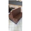 Image 8 : TWO SECTIONAL BOOTH AND TABLE