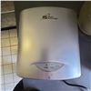 Image 1 : HAND DRYER-ROYAL SOVEREIGN