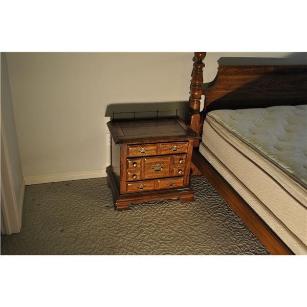 Bedroom set