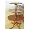 Image 3 : 3 tiered table