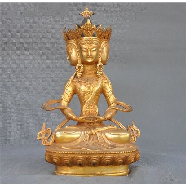 A GILT BRONZE KWANYIN BUDDHA FIGURE QING DYNASTY.