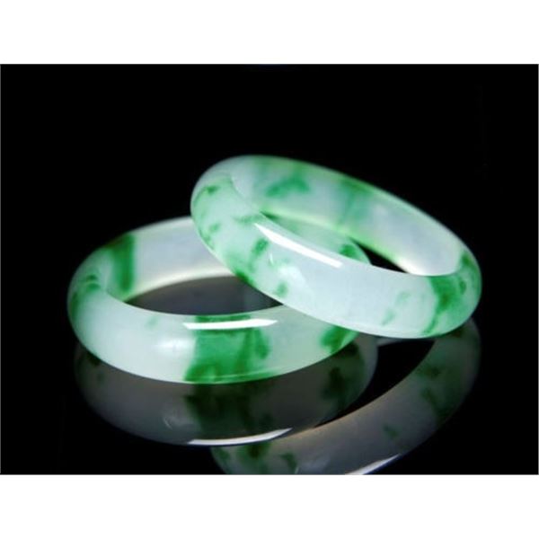 A PAIR NATURAL BURMA JADE BANGLE.