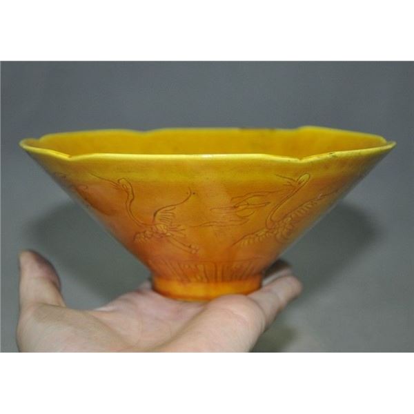 A YELLOW CRANE BOWL HONGZHI MARK.