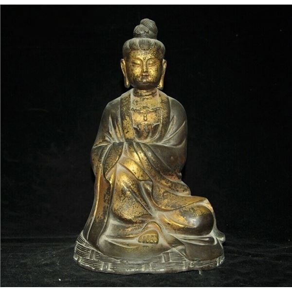 A GILT BRONZE KWANYIN BUDDHA FIGURE QING DYNASTY.