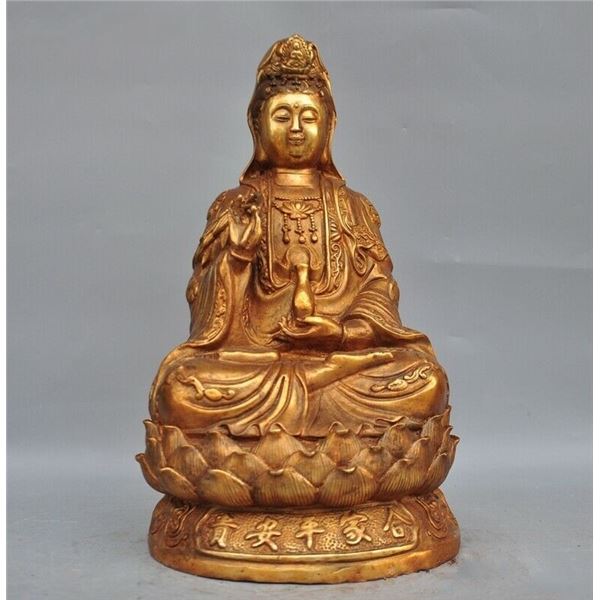 A GILT BRONZE KWANYIN BUDDHA FIGURE QING DYNASTY.