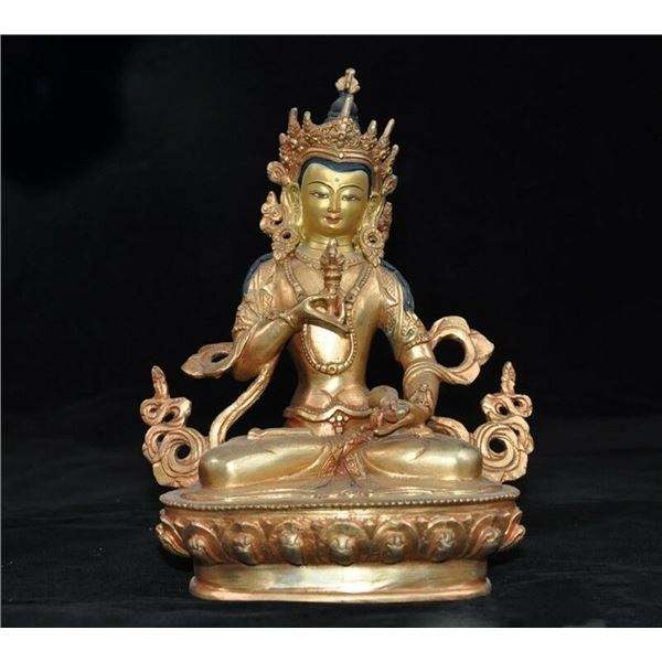 A GILT BRONZE KWANYIN BUDDHA FIGURE QING DYNASTY.