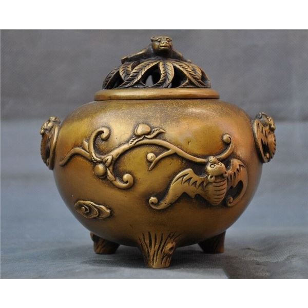 A BRONZE BAT CENSER QING DYNASTY.