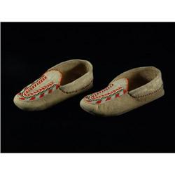 ALASKAN/ATHABASCAN BEADED MOCCASINS
