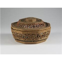 VICTORIAN WICKER BASKET WITH LID