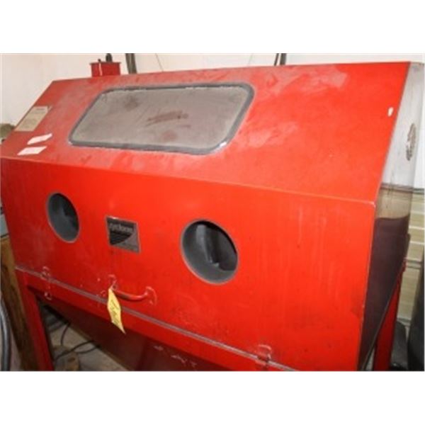 SAND BLASTER C/W DUST COLLECTOR